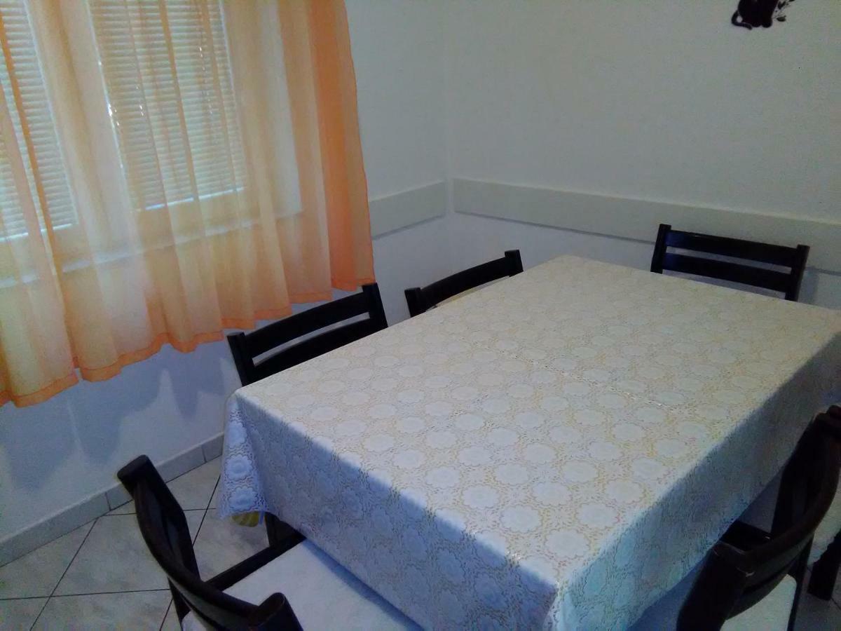 Apartments Mare Croatia Сень Экстерьер фото