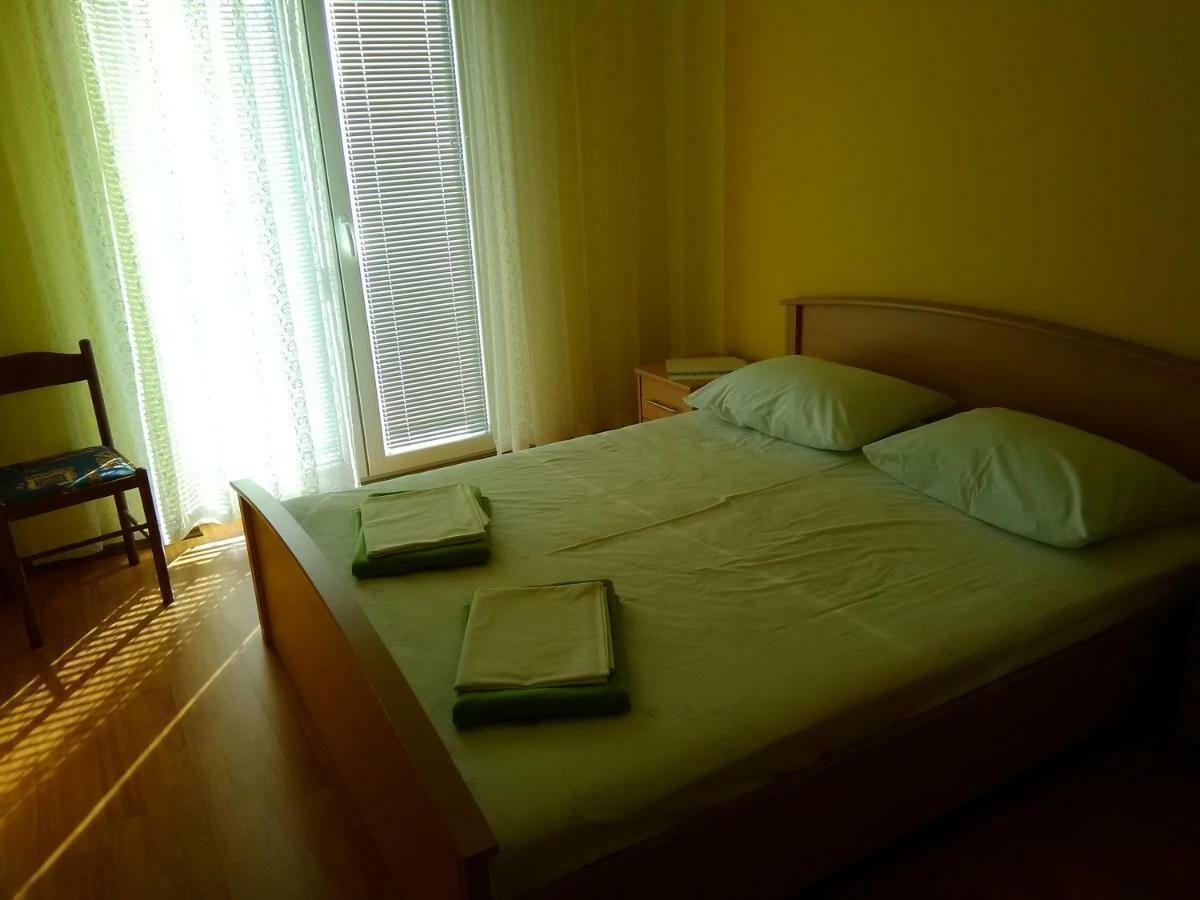 Apartments Mare Croatia Сень Экстерьер фото