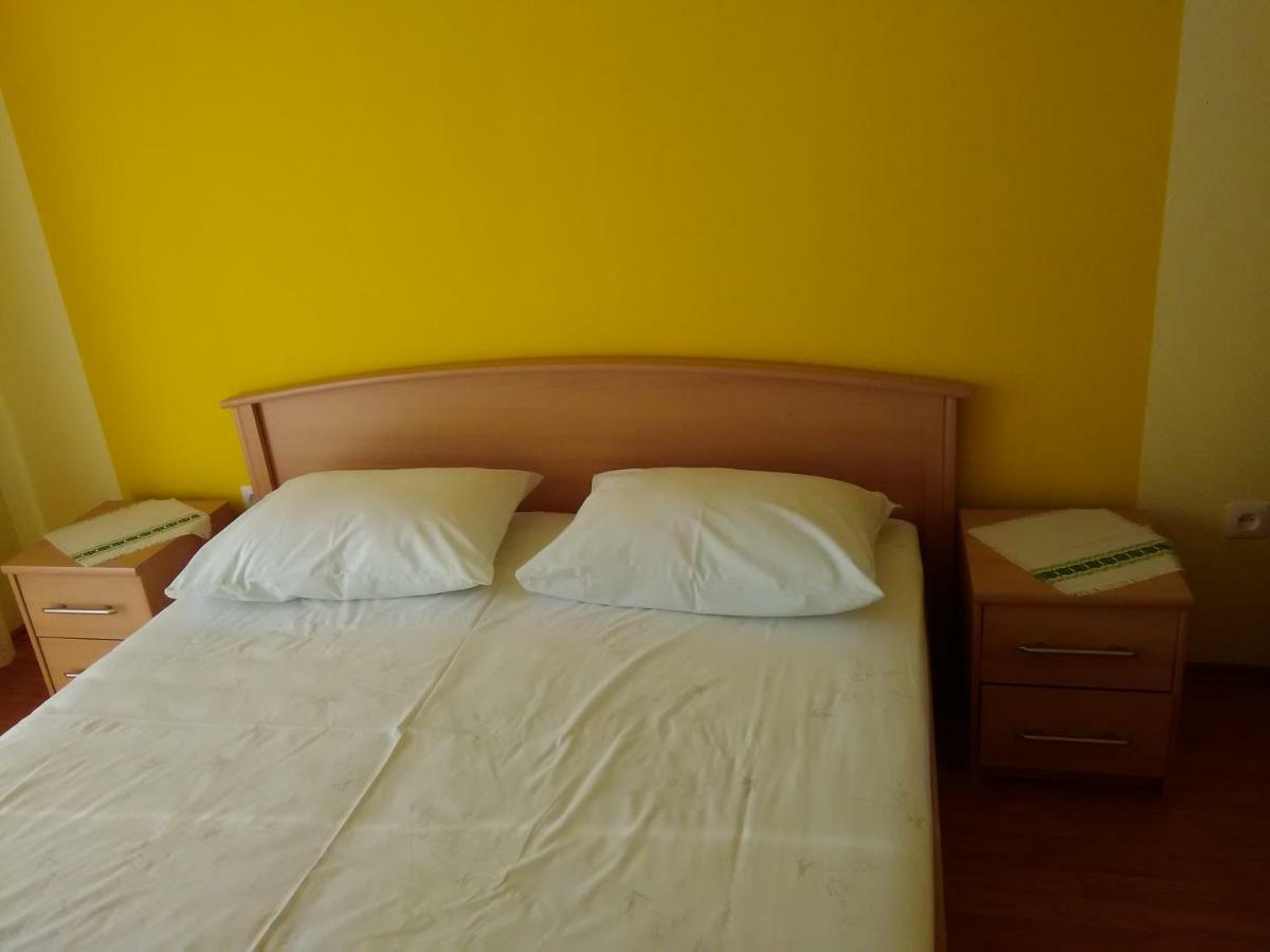 Apartments Mare Croatia Сень Экстерьер фото